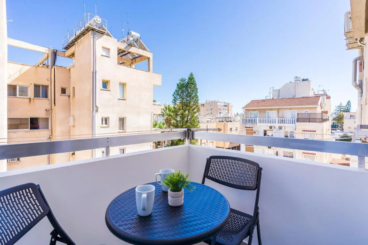 Vibe - 1 Bedroom Apartment W Balcony In 라르나카